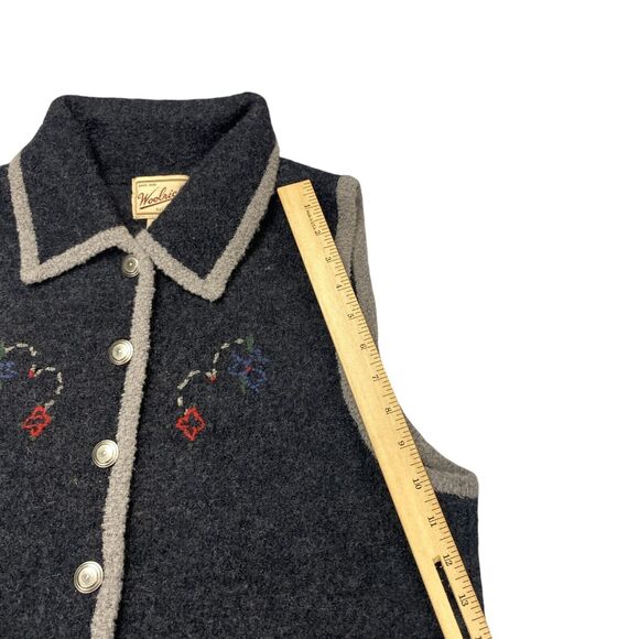 Woolrich Wool Vest Womens M Gray Grandma Embroidered Gorpcore Button Front - Picture 4 of 12